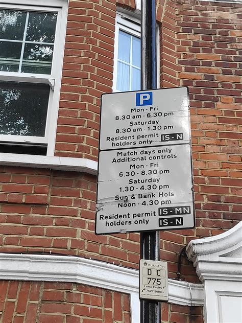 Please explain this parking sign to me, as if I was very stupid. Can a