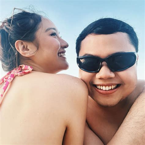 salshabilla adriani beach date instagram