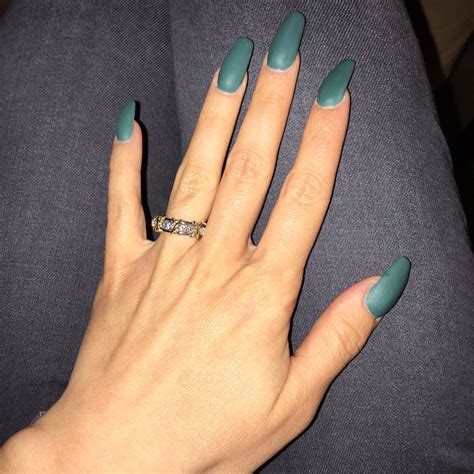 ALETTA OCEAN on Twitter: "Love my new green matte finish nails https