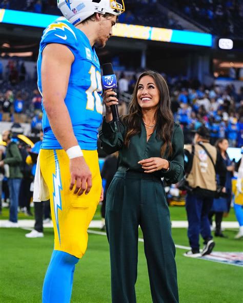 Kaylee Hartung (@kayleehartung) • Instagram photos and videos