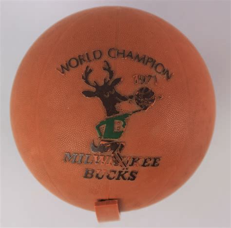 Lot Detail - 1971 World Champion Milwaukee Bucks Photo Sportsball