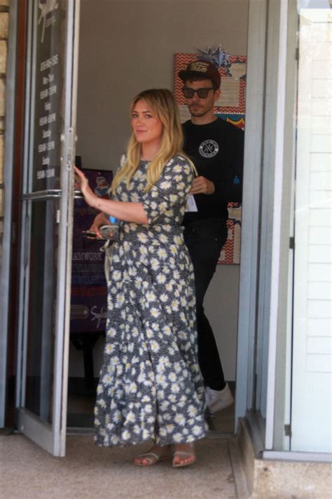 Hilary Duff - Scouts Out Sylvan Learning Center in Sherman Oaks 06/13