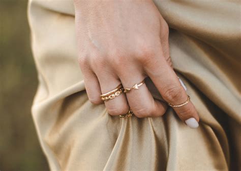 jewellery shops  singapore  sparkling accessories honeycombers