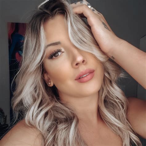 Gabriele Pereira model