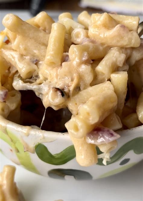 Sweet & Spicy Mac and Cheese Recipe | Myriad Recipes