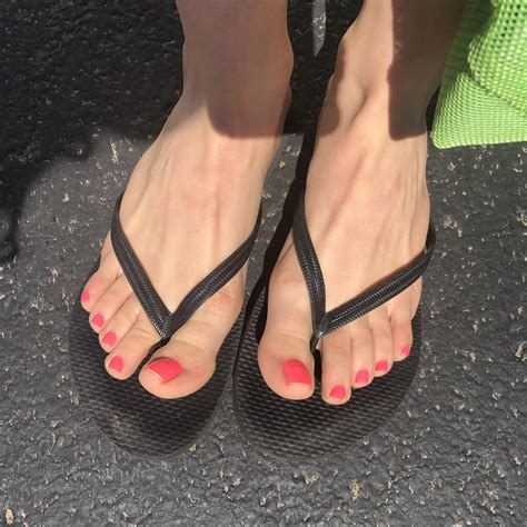 Best Barefoot Flip Flops at Cecil Messer blog