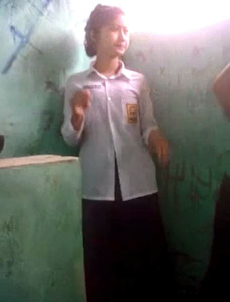 abege ngewe mulu ngewe  toilet sekolah