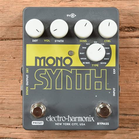 Electro-Harmonix Guitar Mono Synth – Chicago Music Exchange