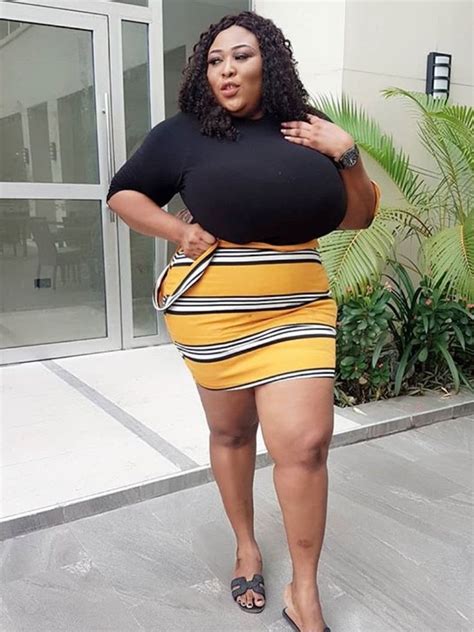 pin  stacey lynn  bbws curvy women outfits busty fashion big