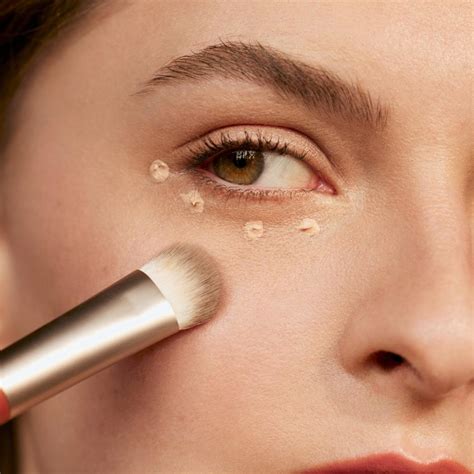 apply concealer properly