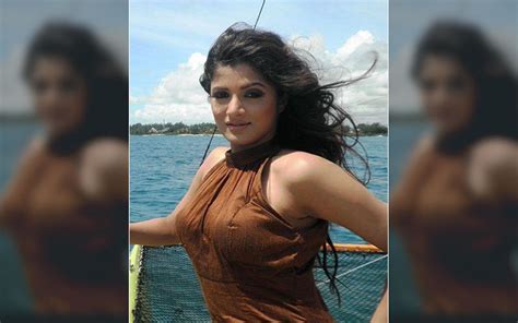 srabanti chatterjee sweating     gym  giving major fitness