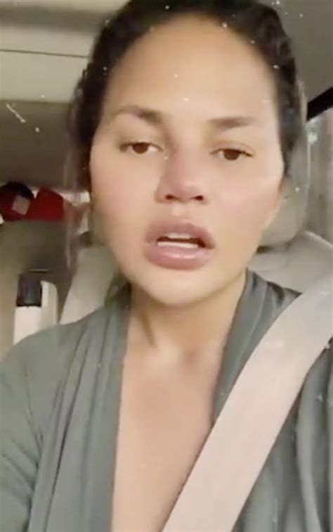 Chrissy Teigen trades banana bread, pie and wine for 3 lettuces with