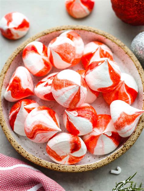 Peppermint Meringue Kisses | The Recipe Critic