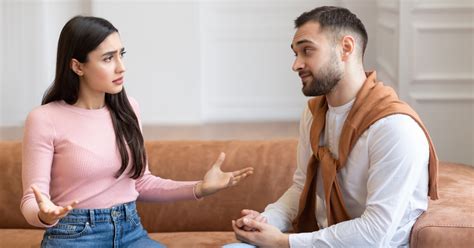 body language signs    lying