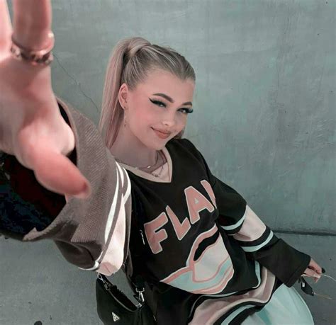 Pin by Charli D'amelio on Loren Gray | Loren gray, Sports jersey ...