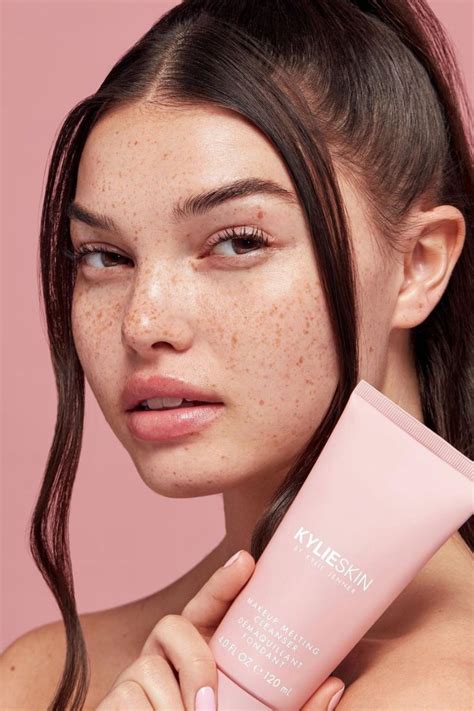 Niacinamide vs Vitamin C: Simplifying Skincare Choices in 2023 ...