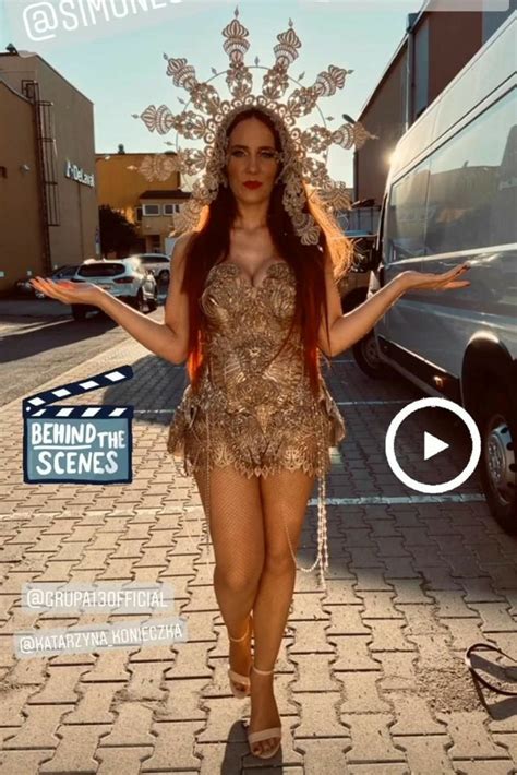 Пин от пользователя J S на доске Simone Simons