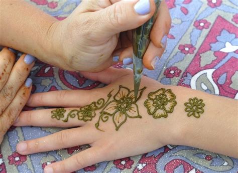simple henna designs  kids flower