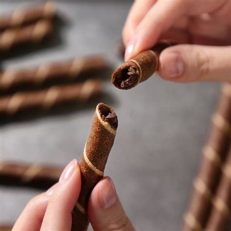 Bánh Quế Chocolate - Bánh Malaysia Lon Thiếc 300g