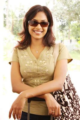 Asianet Vodafone Comedy Stars: Vodafone comedy stars asianet anchor ...