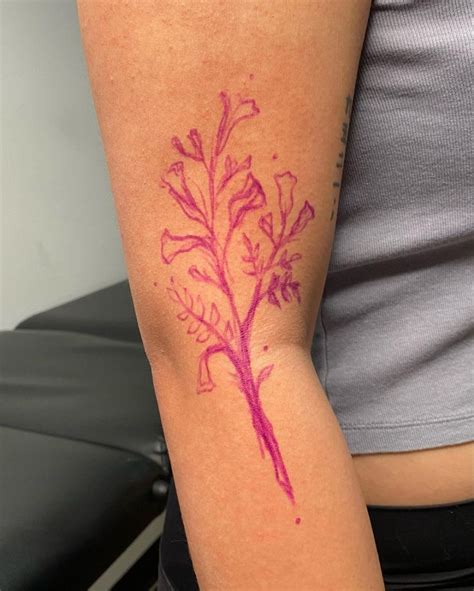 ꜱᴀʀᴀʜ | ᴛᴀᴛᴛᴏᴏ ᴀʀᴛɪꜱᴛ on Instagram: "Hand drawn Jacaranda flowers for ...