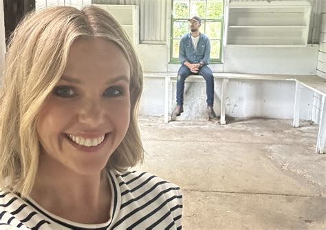 Locals check el tiempo en the woodlands as storm clouds gather 5