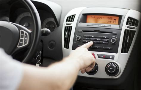 Is It Safe To Listen To Music or Podcasts While Driving? – Safe Driving ...