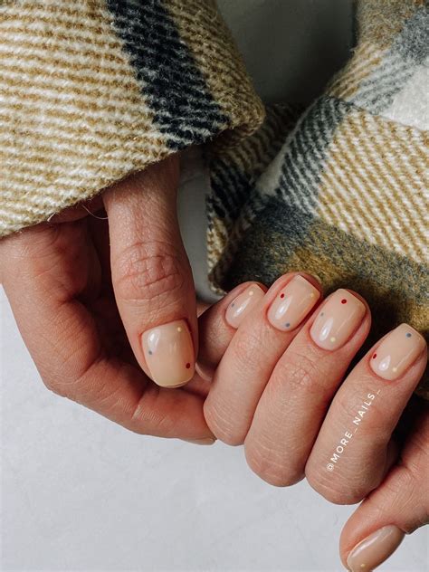 Минимализм | Glitter gel nails, Sunflower nails, Minimal nails art