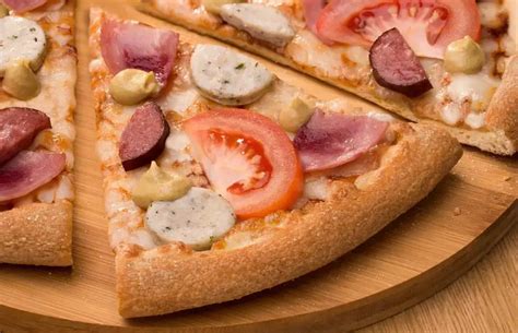 Піца Мюнхенська Делюкс - замовити з доставкою в Києві | Domino’s Pizza
