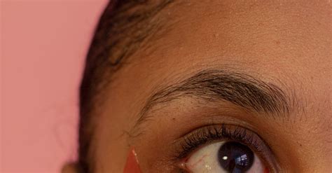 properly apply eye ointment answeringeverything