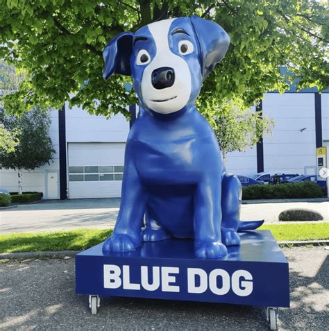 Blue Dog Blow-up | 3D Next Level - Creative