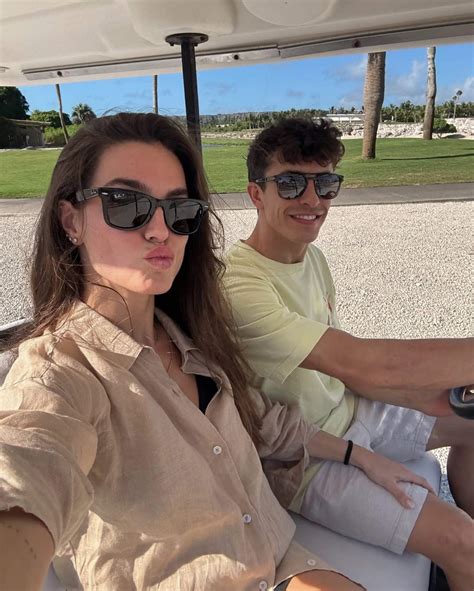 Analyzing the Cultural Impact of No Me Quiero Ir de Aquí 14