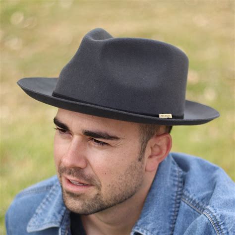 brim hat men 10