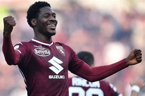 Former Hull City star Ola Aina set to leave Chelsea in £9m move - Hull Live