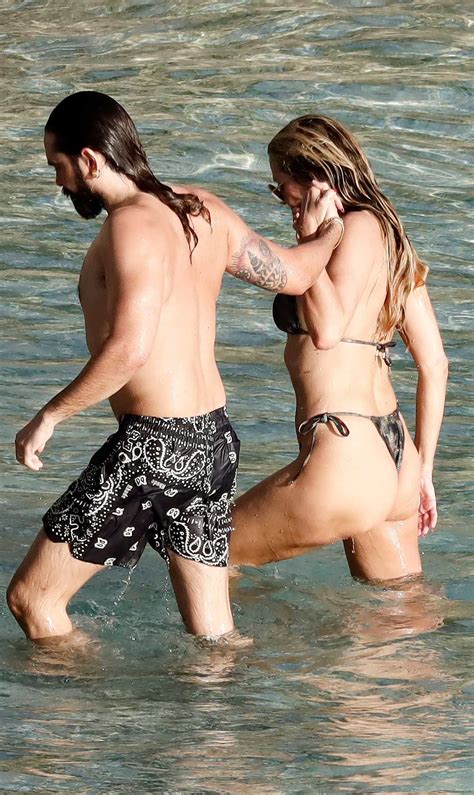 Heidi Klum in a Patterned Bikini Was Seen Out with Tom Kaulitz on the
