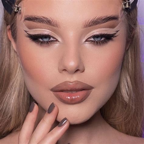 Пин на доске Red & Blue Makeup | Макияж для глаз, Идеи макияжа, Макияж глаз