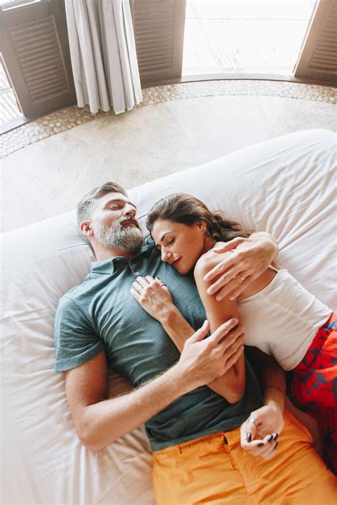 Stepmom Shared My Hotel Bed: This Is What Therapists Say Image 3