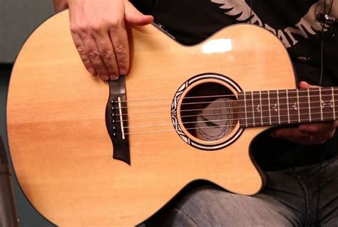 Best Dean Acoustic Guitars Guide: Do They Compare To The Electric Series? - Guitar Space