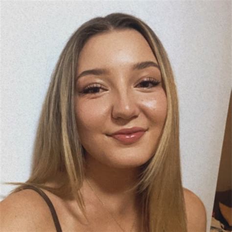 laura holmes social media manager jshealth vitamins linkedin