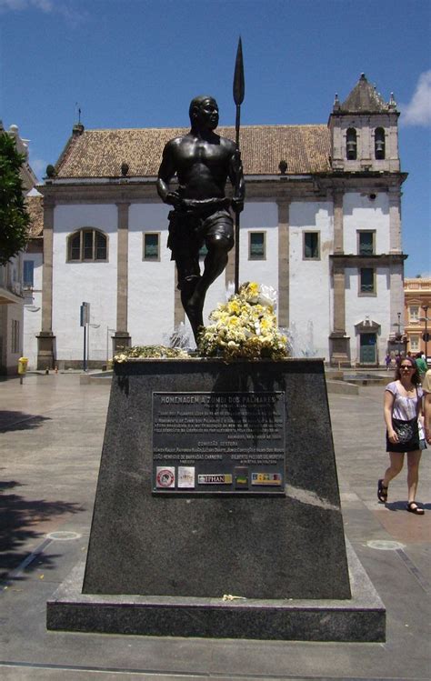 Zumbi Dos Palmares Estatua - Monumento a Zumbi dos Palmares - Arte Fora do Museu