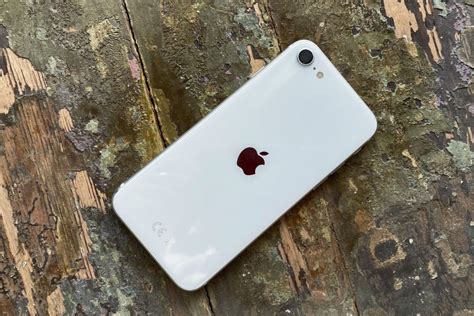 Apple представит iPhone SE 3-го поколения в марте или апреле