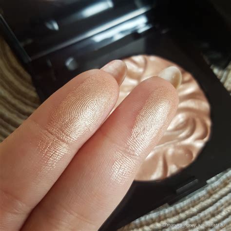 Подсвечивающая пудра для лица Laura Mercier Face Illuminator Powder в ...