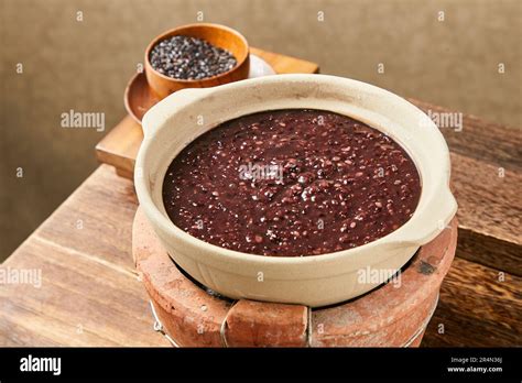 black rice porridge，Black Glutinous Rice porridge Stock Photo - Alamy