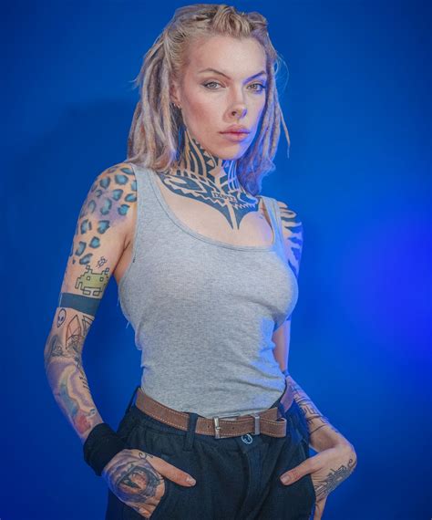 Victoria Rose | Adventurer | Creator | Love hard Feel it all Live now