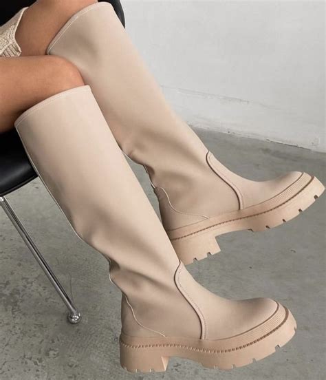 Pin by Laura Olguin on Zapatos*^ ^* | Fashion shoes, Fashion boots ...