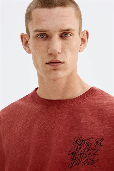 H&M Made a ‘Dimes Square’ T-Shirt. Why? | GQ