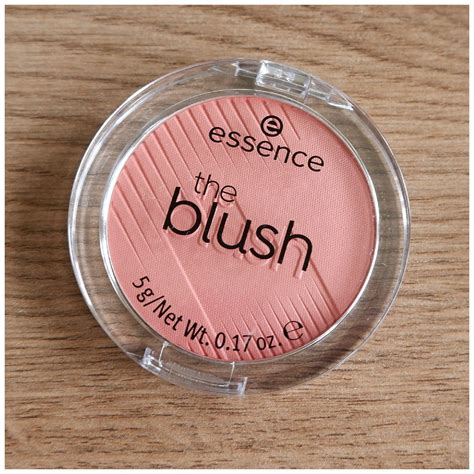 FLOATING IN DREAMS - Reviews . Makeup . Fashion . everyday beauty made ...