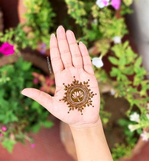 35+ Fresh & Pretty Lotus Mehndi Designs for Hands & Feet to Save RN ...