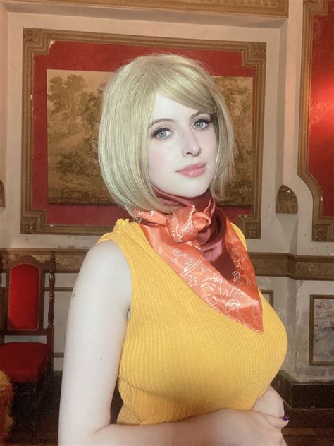 My Ashley Graham cosplay :D backstage photos! Ready for Resident Evil 4