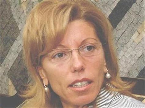 Хвалим се на Хилари с 4 дела срещу ексминистри